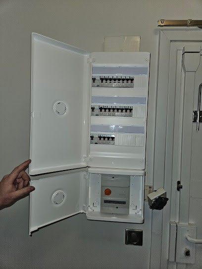 ENT SMUS, Electricien à Remy