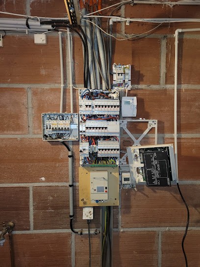 Templier, Electricien aux Clayes-sous-Bois