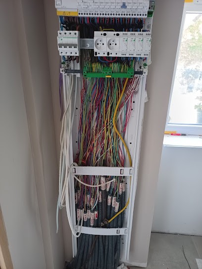 AVE éléctricité, Electricien à Champlay