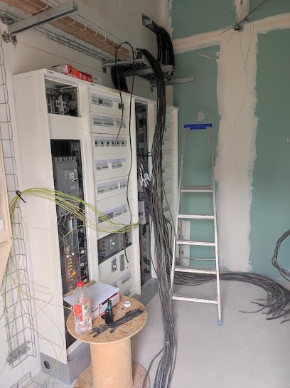A ÉLECTRICITÉ, Electricien à Talant