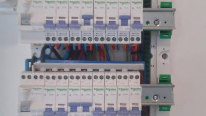 L'electricienne Plombiere, Electricien au Bugue