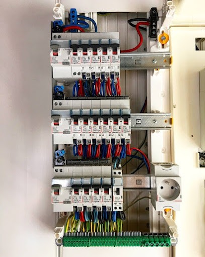 Sébastien Douvrain, Electricien à Faverolles-en-Berry