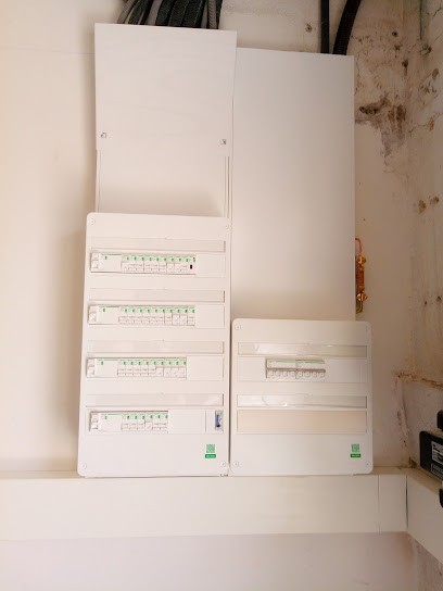 PHILServices Multi-Travaux, Electricien à Cepoy