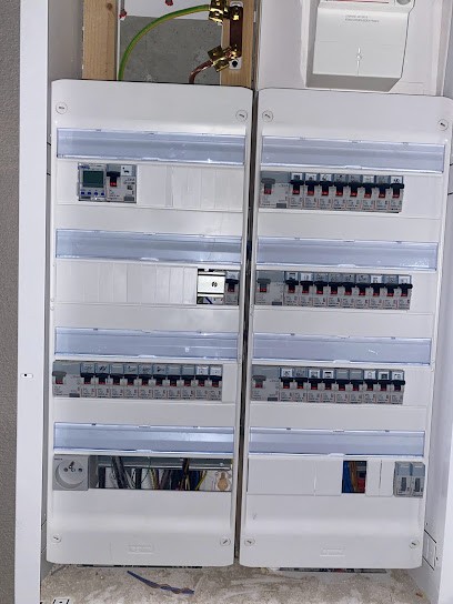 Atari électricien, Electricien à L'Île-Rousse