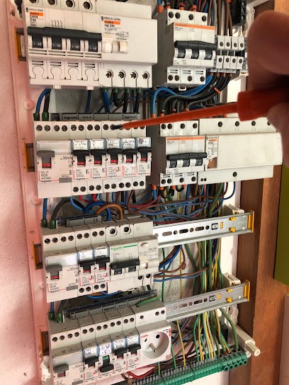 EPH33, Electricien au Pian-Médoc