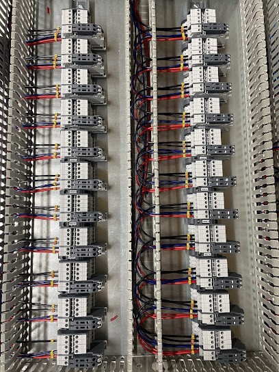 CE70 - CABLAGE ELECTRIQUE, Electricien à Pin
