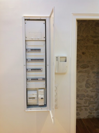 Samelec, Electricien à Saint-Cyprien