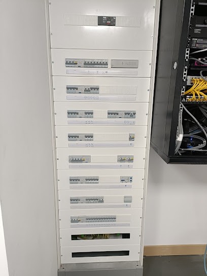 Artisan électricien du Bâtiment 44 AB 44, Electricien au Pellerin