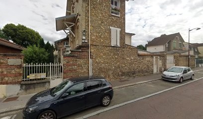 EGE Batista, Electricien à Versailles