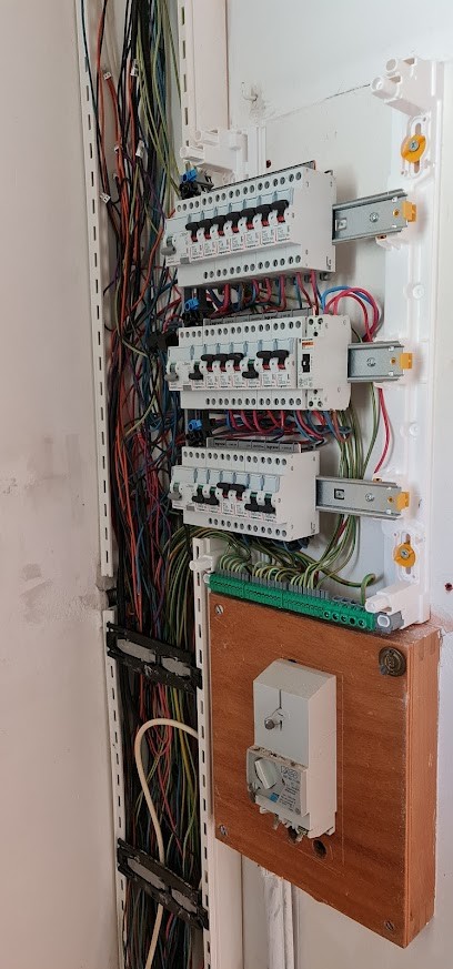 PLOMBELEC83, Electricien à Nans-les-Pins