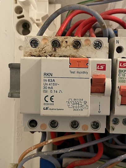 VK ELEC Kévin VIDAL, Electricien à Montaut
