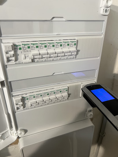 Gobelec, Électricien à Saint-Cyprien