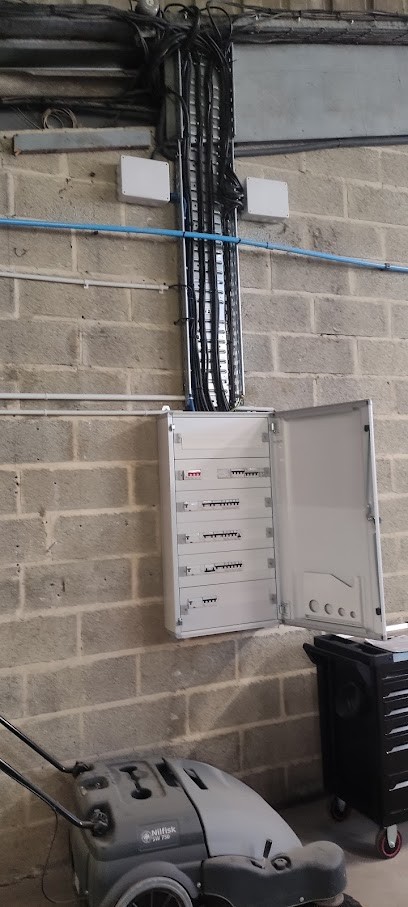 CRI-OUEST électricien, Electricien à Bubry