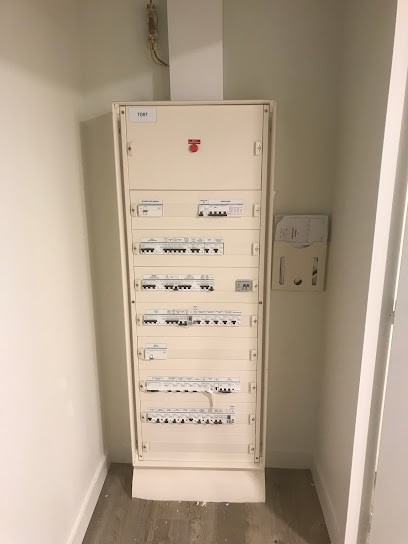 BOULAY PERE ET FILS, Electricien à Saint-Yvoine