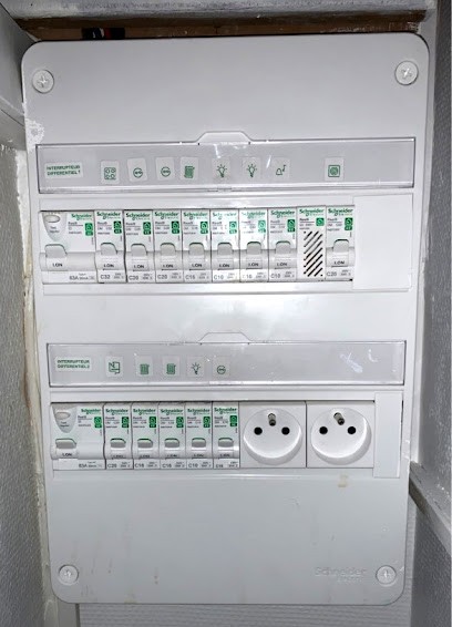 Damien Ouici, Electricien à Échirolles