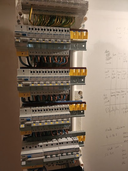AUXIRE Quentin, Electricien à Saint-Simon-de-Pellouaille