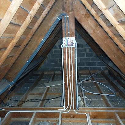 La lumière à tous les étages, Electricien à Camlez