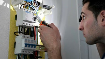 770 Volts, Electricien à Fontenay-sous-Bois