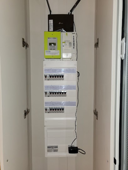 Azzurra Electrics, Electricien à Mimet