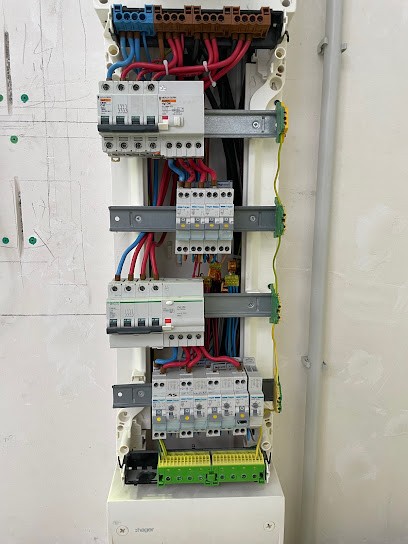 Électriciens, Climaticiens, Frigoristes & Co. Du Bassin Niortais - SAS EDBN, Electricien à Niort