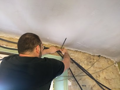 Jean Renov', Electricien à Scaër