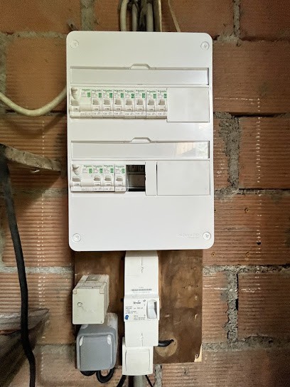 Lamblin Quentin Électricité, Electricien à Creissan