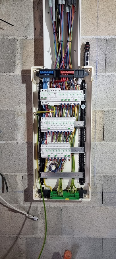 OEV ( Ouvrage électrique Varois ), Electricien à La Farlède