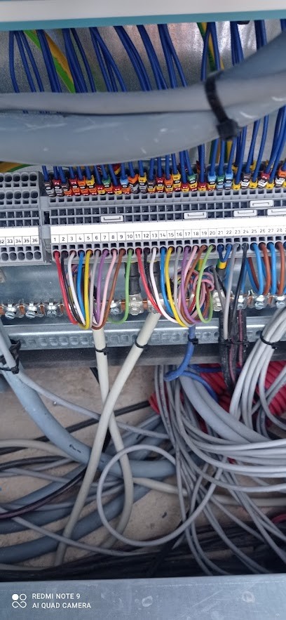 KHAN ELECTRICITE, Electricien à Melun