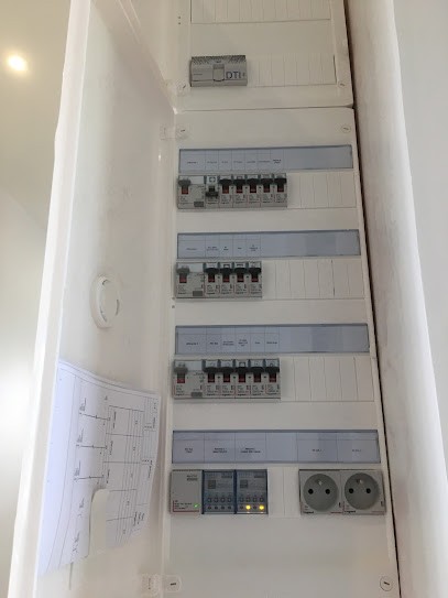Smart Home Elec, Electricien à Cernusson