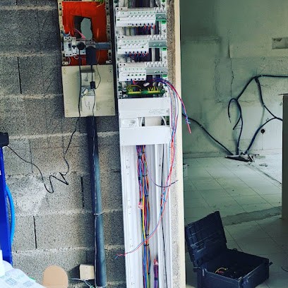 Neveu Lucas, Electricien à Cournonterral