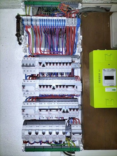 Atout-mains Électricité générale, solaire & IRVE, Electricien à Sougé