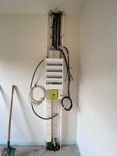 Ergn, Electricien au Thillay